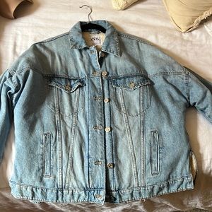 Zara Jean Sherpa jacket size Small. Never worn.